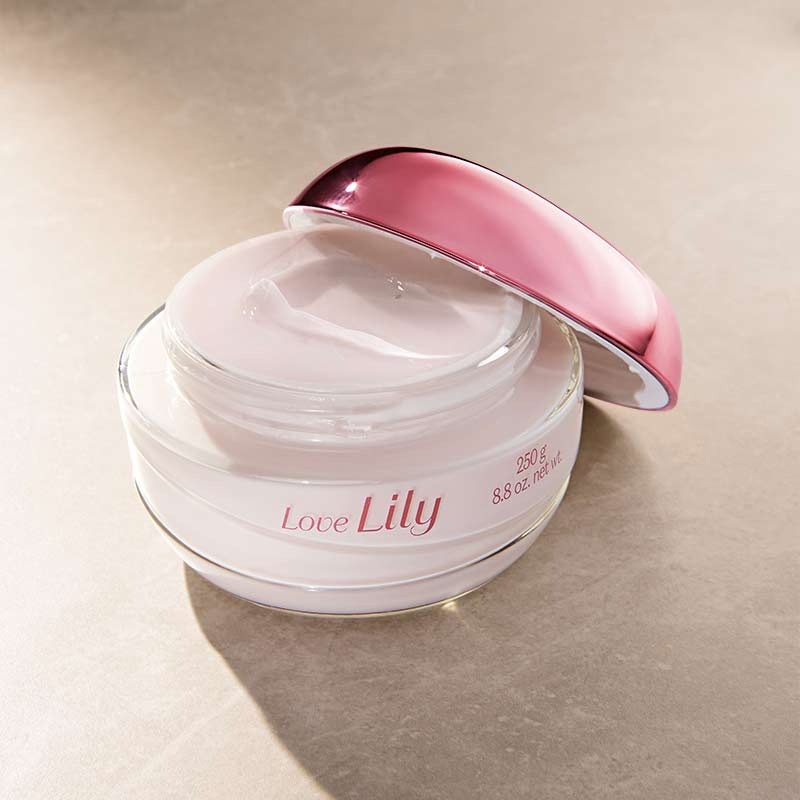 O Boticário Love Lily Creme Hidratante Acetinado  250g - Image 2