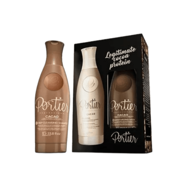 PORTIER CACAO THERMO SMOOTHING: é um Alinhamento Capilar à base de Cacau, fruta típica brasileira. Composto por Shampoo Anti resíduos e Máscara Hidratante, ele limpa, trata e hidrata, deixando os cabelos com o volume e o frizz controlados com muita naturalidade. Excelente em cabelos afros, é compatível com qualquer química e tipo de cabelo, tendo durabilidade de 3 a 6 meses com exceção do seu crescimento. Os fios ganham leveza, movimento e um efeito tridimensional. SHAMPOO ANTI-RESÍDUOS: limpa profundamente o cabelo, removendo os resíduos de produtos acumulados na fibra capilar. Proporciona fios extremamente limpos, com abertura completa das cutículas, prontos para receber o tratamento. MÁSCARA CONDICIONANTE: formulada com óleos resinosos que possuem ação emoliente, hidratante e selante, proporcionando ao cabelo uma hidratação completa, maciez intensa e um movimento incrível. Além do mais, possui ativos que aumentam o brilho do cabelo com alto desempenho de condicionamento sobre os fios. O resultado são cabelos controlados, sem frizz, com muito brilho e maciez. Atenção, informação importante sobre o produto: A Portier está a realizar a troca de todas as embalagens dos produtos para a Europa, a fim de diferenciá-las no território brasileiro e europeu, permitindo um melhor controlo e cumprindo as exigências da Infarmed. Sendo assim, terão a descrição em português, espanhol e árabe, entre outros requisitos. Informamos que, no momento em que realizar a encomenda, pode receber a nova ou a antiga embalagem. Agradecemos a compreensão.