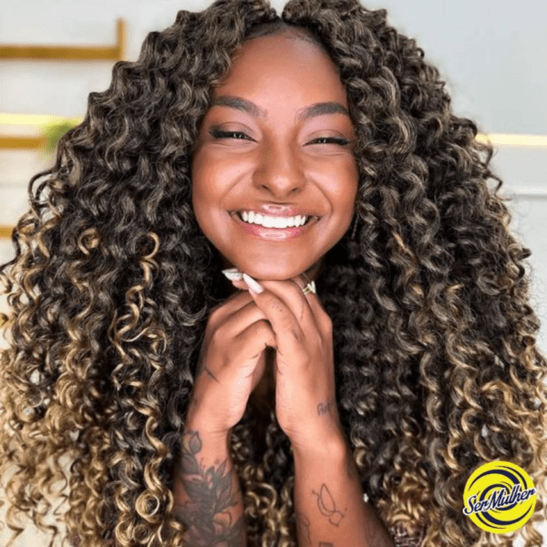 Ser Mulher RITMO é uma fibra sintética para ser usada no método de Crochet Braids. Agulha de crochet incluida!