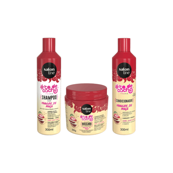 O Kit Vinagre de Maçã combina cuidados completos para cabelos ondulados, cacheados e crespos: o shampoo oferece limpeza suave e maciez; a máscara garante brilho, hidratação e controle do frizz e o condicionador proporciona reparação e desembaraço.