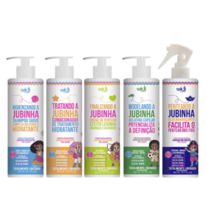 Transforme a rotina de cuidados dos cachinhos com o Kit Jubinha Levinho! Com shampoo, condicionador, creme de pentear, gelatina e spray desembaraçante, ele hidrata profundamente, proporcionando maciez e brilho. Transforme esses cabelinhos em jubinhas lindas, leves e soltas!