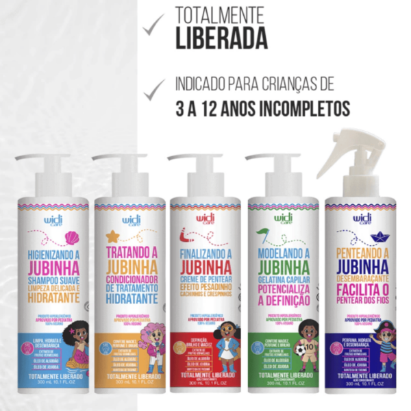 Transforme a rotina de cuidados dos cachinhos com o Kit Jubinha Pesadinho! Com shampoo, condicionador, creme de pentear, gelatina e spray desembaraçante, ele hidrata profundamente, proporcionando maciez e brilho. Além disso, limpa sem embaraçar e reativa cada ondinha!