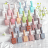 O Kit Canni Color Nail Gel Set Verniz Gel CC2 oferece uma paleta vibrante com 24 cores de verniz gel para unhas, garantindo acabamento duradouro e profissional.