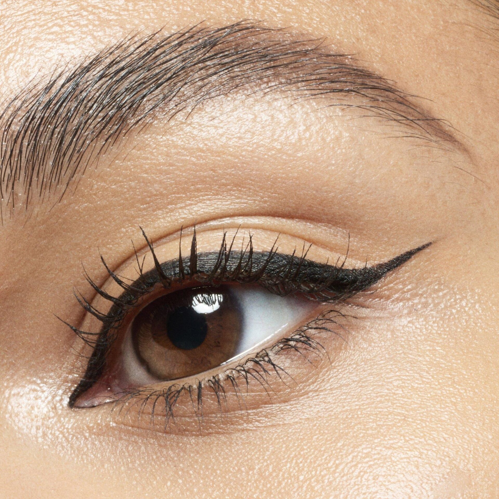 Catrice Máscara de Gel para Sobrancelhas Colour & Fix 020 Medium Brown - Image 5